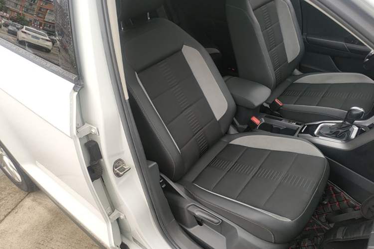 Used Volkswagen T-ROC 2020 230TSI DSG Two-Wheel Drive Advanced Version Right Front Seat