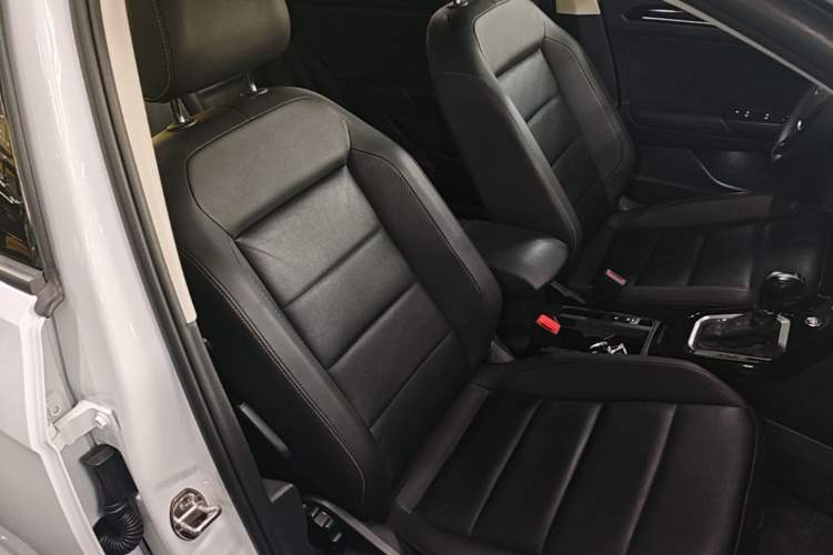 Used Volkswagen T-ROC 2020 280TSI DSG Two-Wheel Drive Comfort Version Right Front Seat