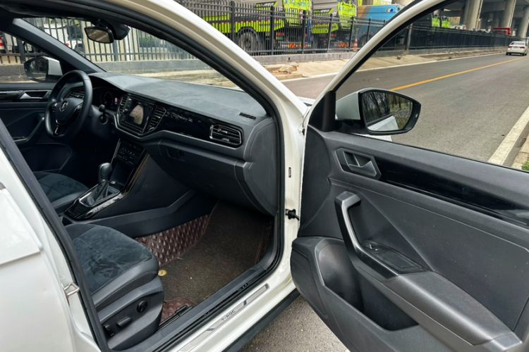 Used Volkswagen T-ROC 2020 280TSI DSG Two-Wheel-Drive Luxury Version Right Front Seat