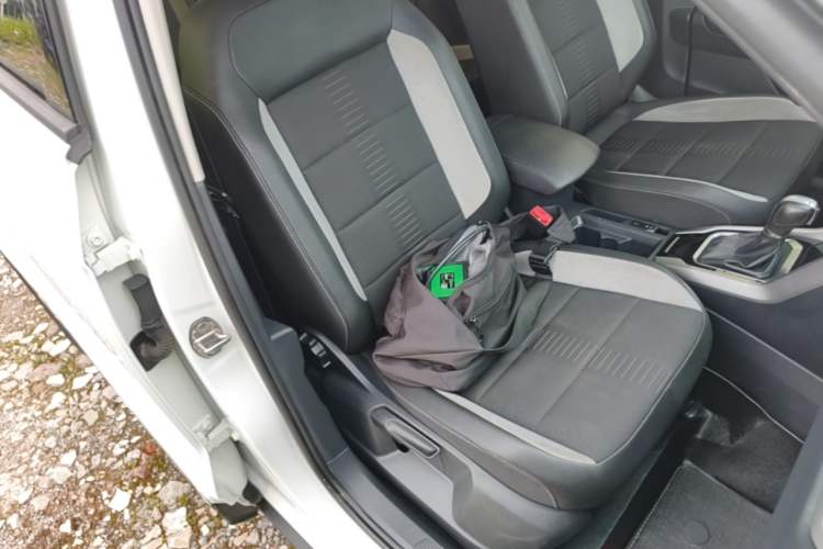 Used Volkswagen T-ROC 2020 230TSI DSG Two-Wheel Drive Advanced Version Right Front Seat