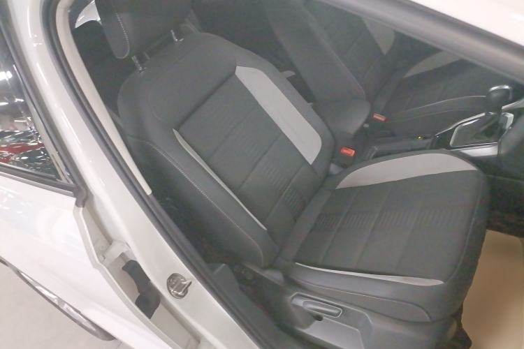 Used Volkswagen T-ROC 2020 230TSI DSG Two-Wheel Drive Advanced Version Right Front Seat