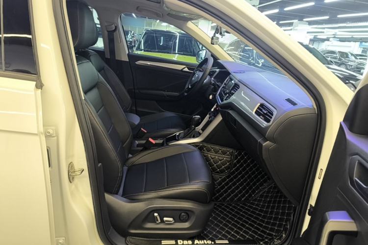 Used Volkswagen T-ROC 2020 230TSI DSG Two-Wheel Drive Advanced Version Right Front Seat