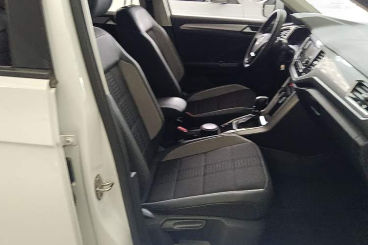 Used Volkswagen T-ROC 2020 230TSI DSG Two-Wheel Drive Advanced Version Right Front Seat