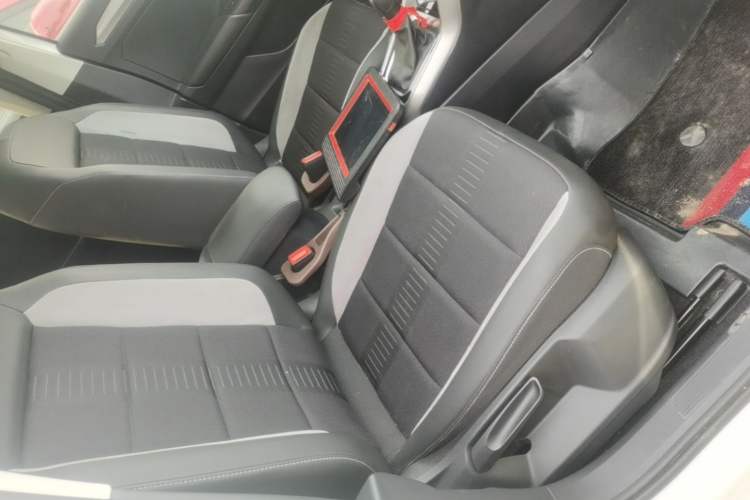 Used Volkswagen T-ROC 2020 280TSI DSG Two-Wheel Drive Advanced Version Right Front Seat