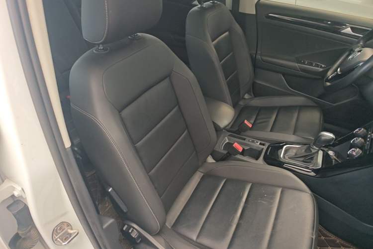 Used Volkswagen T-ROC 2020 280TSI DSG Two-Wheel Drive Comfort Version Right Front Seat