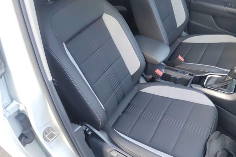 Used Volkswagen T-ROC 2020 230TSI DSG Two-Wheel Drive Advanced Version Right Front Seat