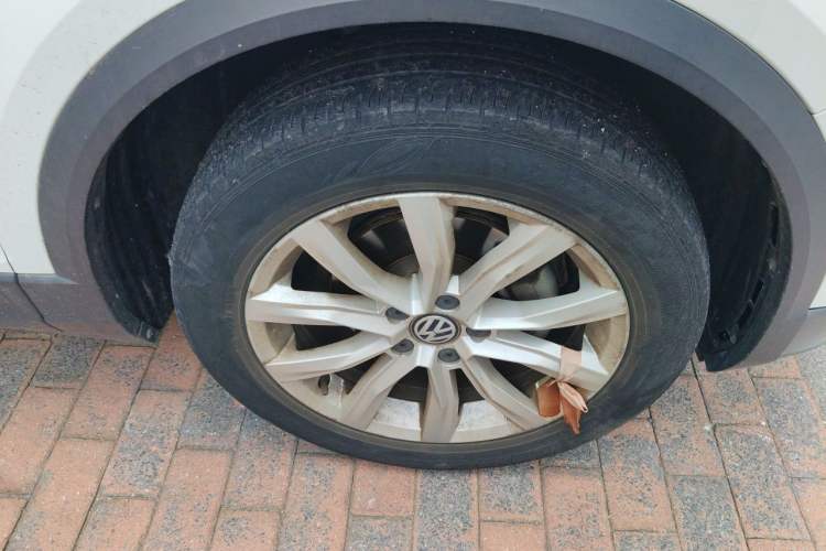 Used Volkswagen T-ROC 2020 230TSI DSG Two-Wheel Drive Advanced Version Right Front Wheel Hub