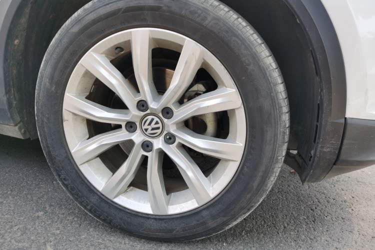 Used Volkswagen T-ROC 2020 230TSI DSG Two-Wheel Drive Advanced Version Right Front Wheel Hub
