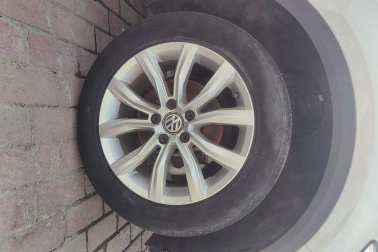 Used Volkswagen T-ROC 2020 280TSI DSG Two-Wheel Drive Advanced Version Right Front Wheel Hub