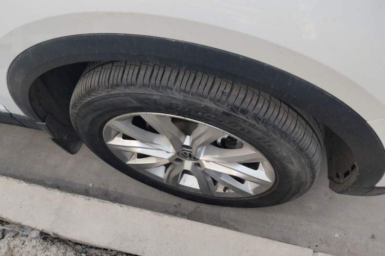 Used Volkswagen T-ROC 2020 230TSI DSG Two-Wheel Drive Advanced Version Right Front Wheel Hub