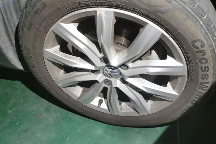 Used Volkswagen T-ROC 2020 280TSI DSG Two-Wheel Drive Advanced Version Right Front Wheel Hub