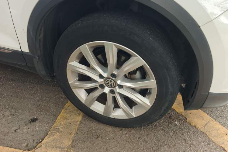 Used Volkswagen T-ROC 2020 230TSI DSG Two-Wheel Drive Advanced Version Right Front Wheel Hub