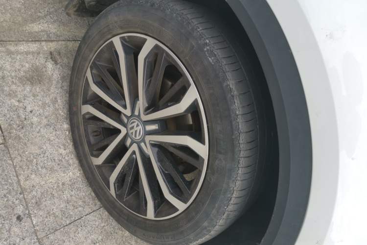 Used Volkswagen T-ROC 2020 280TSI DSG Two-Wheel Drive Comfort Version Right Front Wheel Hub
