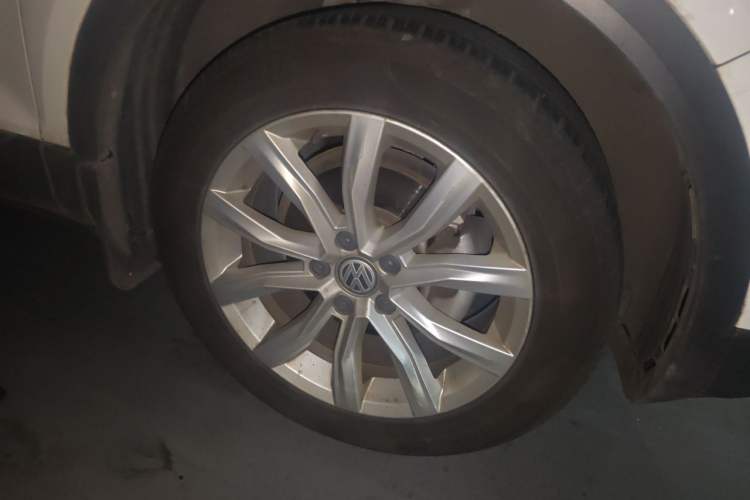 Used Volkswagen T-ROC 2020 280TSI DSG Two-Wheel Drive Advanced Version Right Front Wheel Hub