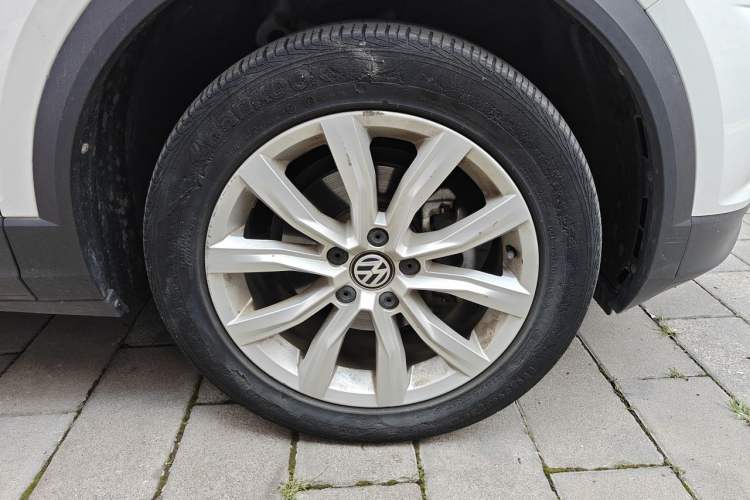 Used Volkswagen T-ROC 2020 230TSI DSG Two-Wheel Drive Advanced Version Right Front Wheel Hub