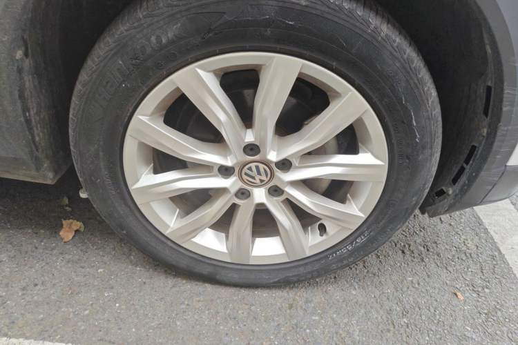 Used Volkswagen T-ROC 2020 230TSI DSG Two-Wheel Drive Advanced Version Right Front Wheel Hub