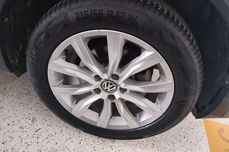 Used Volkswagen T-ROC 2020 230TSI DSG Two-Wheel Drive Advanced Version Right Front Wheel Hub