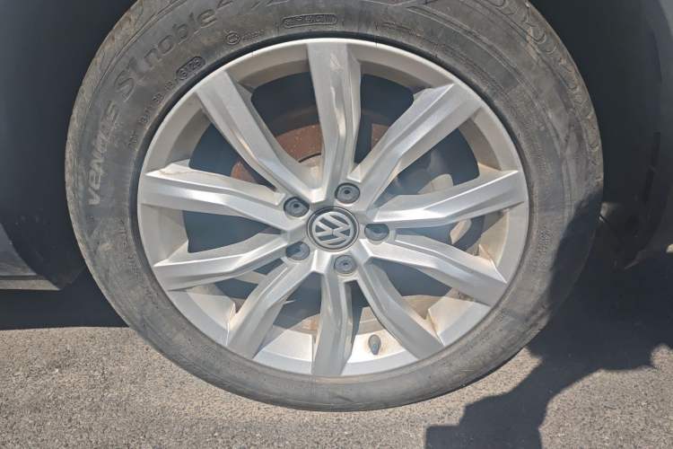 Used Volkswagen T-ROC 2020 230TSI DSG Two-Wheel Drive Advanced Version Right Front Wheel Hub