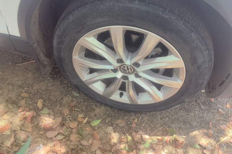 Used Volkswagen T-ROC 2020 230TSI DSG Two-Wheel Drive Advanced Version Right Front Wheel Hub