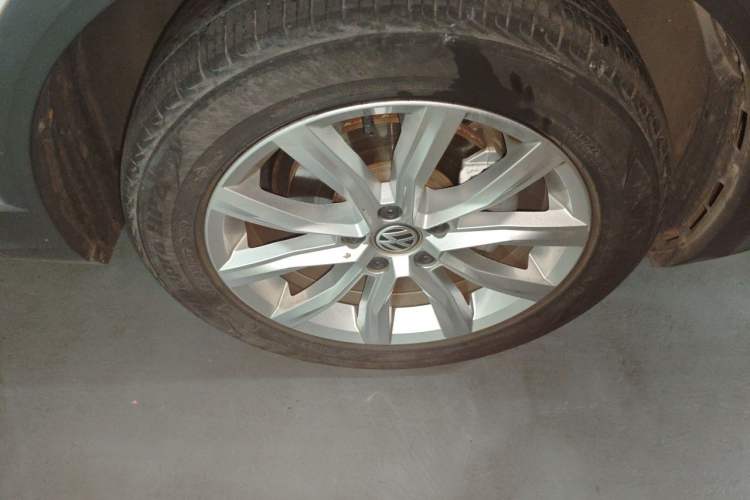 Used Volkswagen T-ROC 2020 230TSI DSG Two-Wheel Drive Advanced Version Right Front Wheel Hub