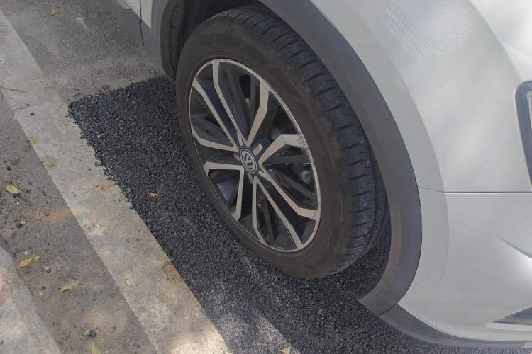 Used Volkswagen T-ROC 2020 280TSI DSG Two-Wheel Drive Comfort Version Right Front Wheel Hub