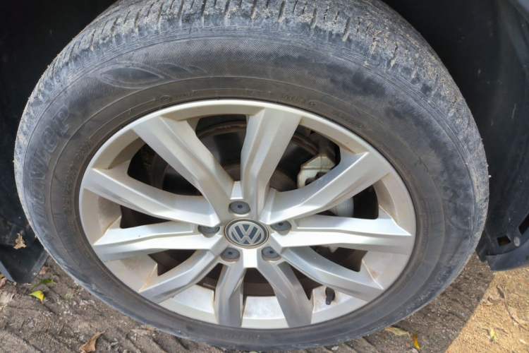 Used Volkswagen T-ROC 2020 230TSI DSG Two-Wheel Drive Advanced Version Right Front Wheel Hub