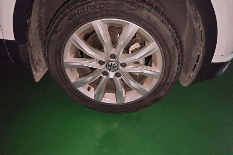 Used Volkswagen T-ROC 2020 280TSI DSG Two-Wheel-Drive Elite Version Right Front Wheel Hub