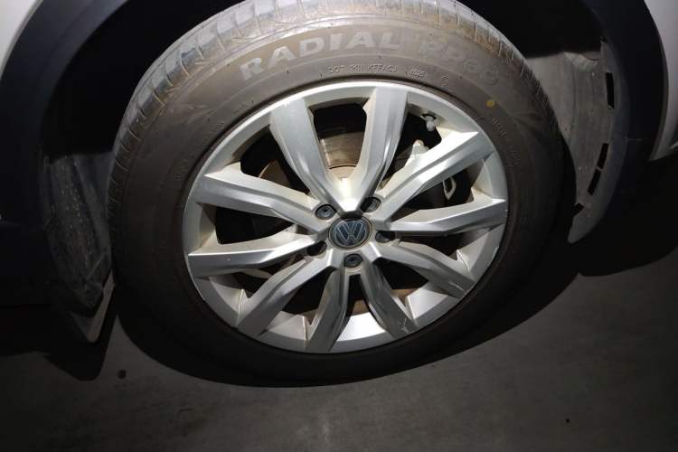 Used Volkswagen T-ROC 2020 230TSI DSG Two-Wheel Drive Advanced Version Right Front Wheel Hub
