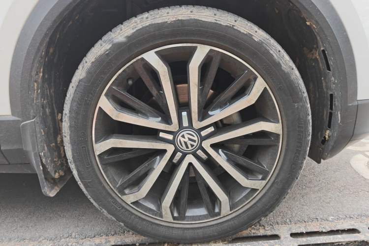 Used Volkswagen T-ROC 2020 280TSI DSG Two-Wheel Drive Comfort Version Right Front Wheel Hub
