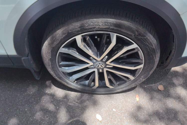 Used Volkswagen T-ROC 2020 280TSI DSG Two-Wheel Drive Comfort Version Right Front Wheel Hub
