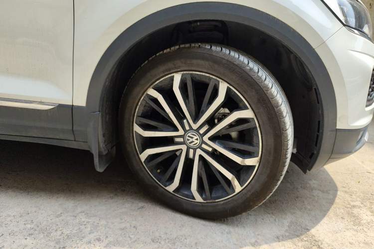 Used Volkswagen T-ROC 2020 280TSI DSG Two-Wheel Drive Comfort Version Right Front Wheel Hub