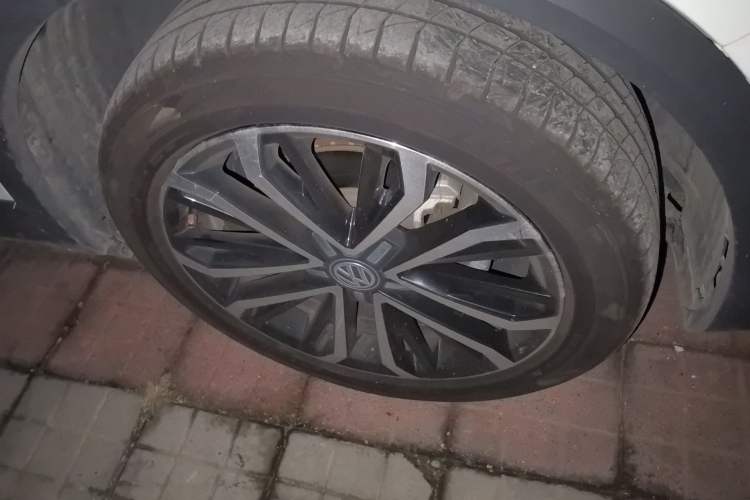 Used Volkswagen T-ROC 2020 280TSI DSG Two-Wheel Drive Comfort Version Right Front Wheel Hub