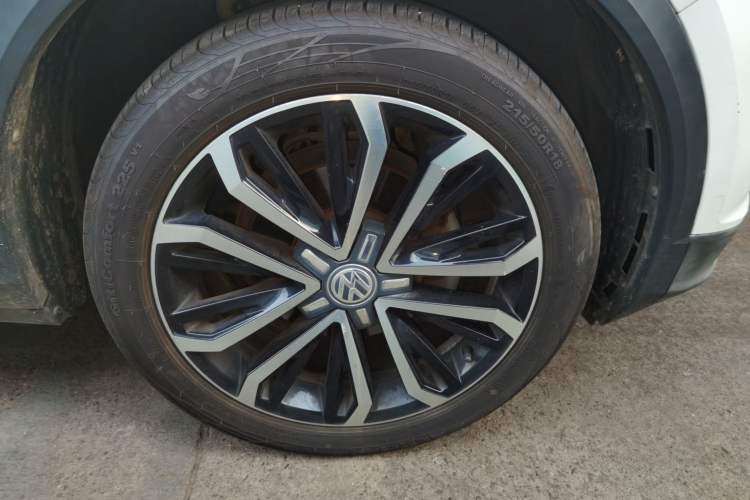 Used Volkswagen T-ROC 2020 280TSI DSG Two-Wheel Drive Comfort Version Right Front Wheel Hub