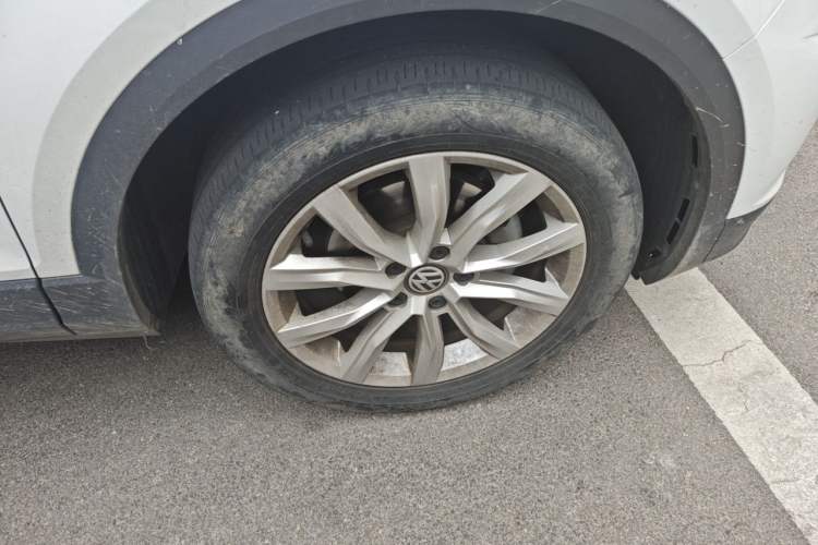 Used Volkswagen T-ROC 2020 230TSI DSG Two-Wheel Drive Advanced Version Right Front Wheel Hub