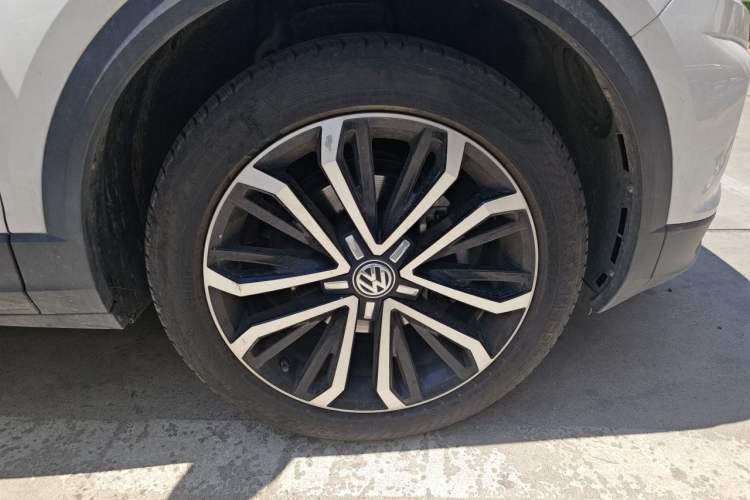 Used Volkswagen T-ROC 2020 280TSI DSG Two-Wheel-Drive Luxury Version Right Front Wheel Hub