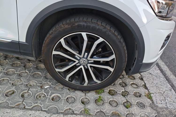 Used Volkswagen T-ROC 2020 280TSI DSG Two-Wheel Drive Comfort Version Right Front Wheel Hub