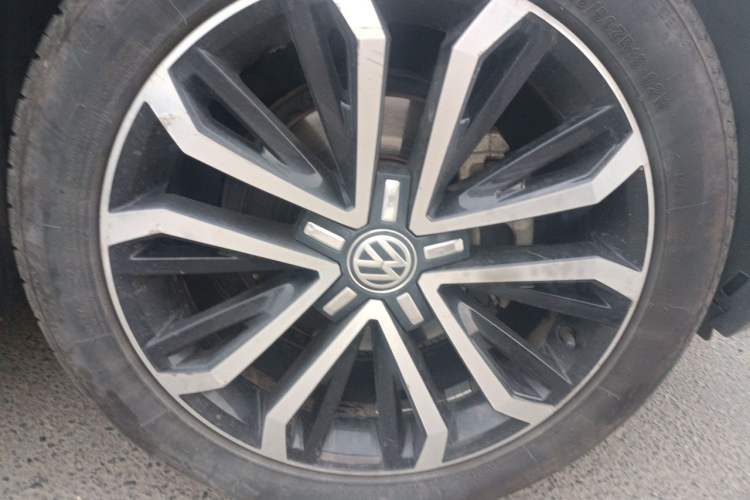 Used Volkswagen T-ROC 2020 280TSI DSG Two-Wheel Drive Comfort Version Right Front Wheel Hub