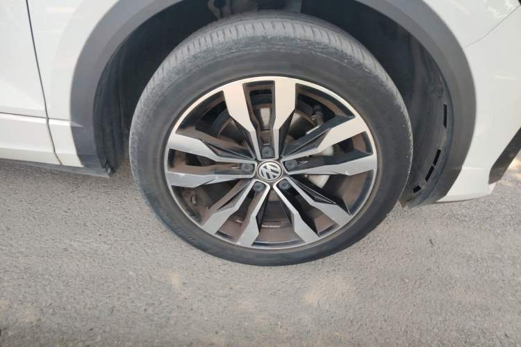 Used Volkswagen T-ROC 2020 280TSI DSG Two-Wheel Drive R-Line Pro Right Front Wheel Hub