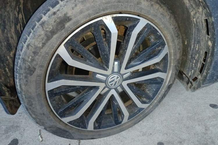 Used Volkswagen T-ROC 2020 280TSI DSG Two-Wheel Drive Comfort Version Right Front Wheel Hub