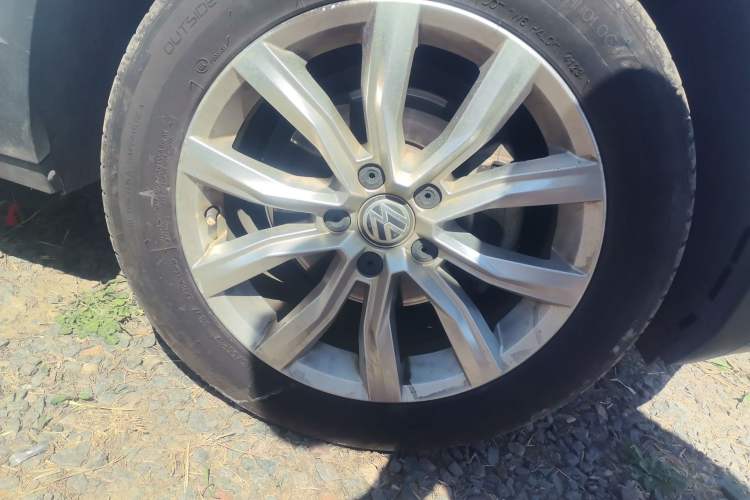 Used Volkswagen T-ROC 2020 280TSI DSG Two-Wheel-Drive Elite Version Right Front Wheel Hub