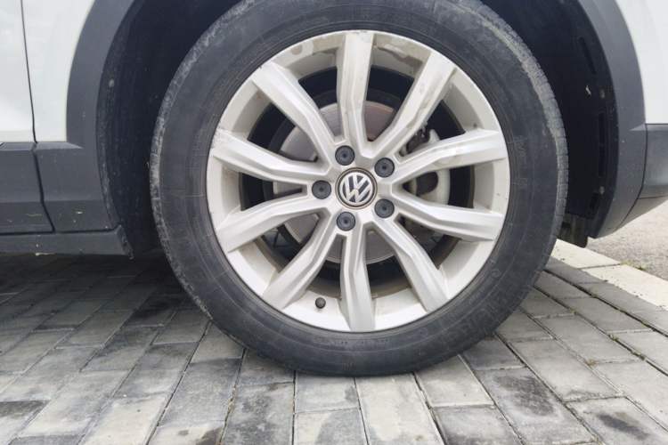 Used Volkswagen T-ROC 2020 230TSI DSG Two-Wheel Drive Advanced Version Right Front Wheel Hub
