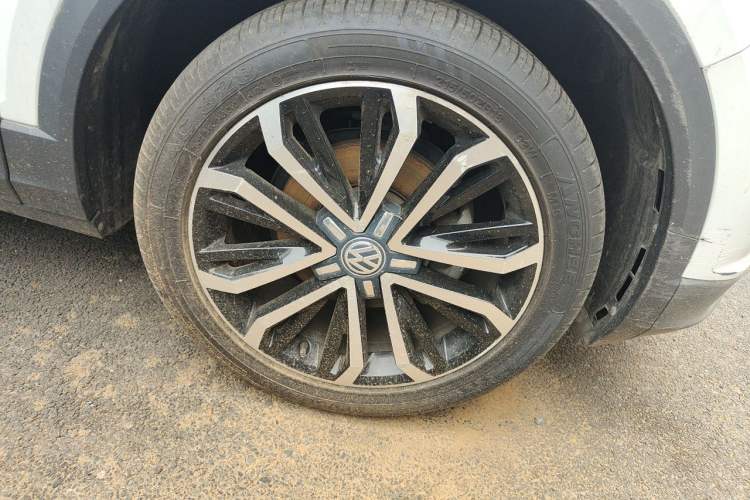 Used Volkswagen T-ROC 2020 280TSI DSG Two-Wheel Drive Comfort Version Right Front Wheel Hub