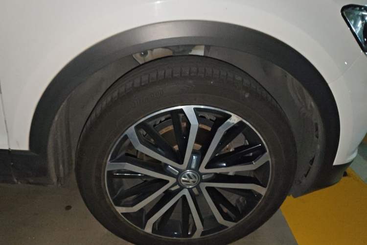 Used Volkswagen T-ROC 2020 280TSI DSG Two-Wheel Drive Comfort Version Right Front Wheel Hub