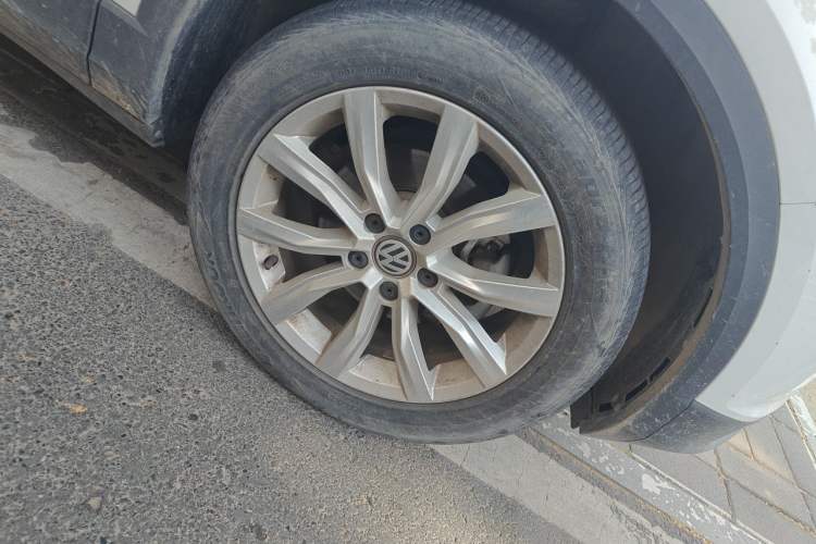 Used Volkswagen T-ROC 2020 230TSI DSG Two-Wheel Drive Advanced Version Right Front Wheel Hub
