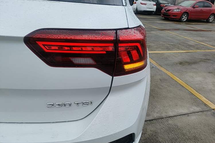 Used Volkswagen T-ROC 2020 230TSI DSG Two-Wheel Drive Advanced Version Right Rear Taillight