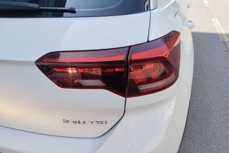 Used Volkswagen T-ROC 2020 230TSI DSG Two-Wheel Drive Advanced Version Right Rear Taillight