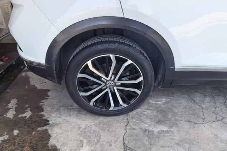 Used Volkswagen T-ROC 2020 280TSI DSG Two-Wheel Drive Comfort Version Right Rear Wheel Hub
