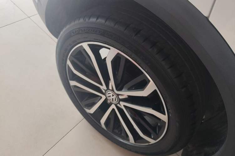 Used Volkswagen T-ROC 2020 280TSI DSG Two-Wheel Drive Comfort Version Right Rear Wheel Hub
