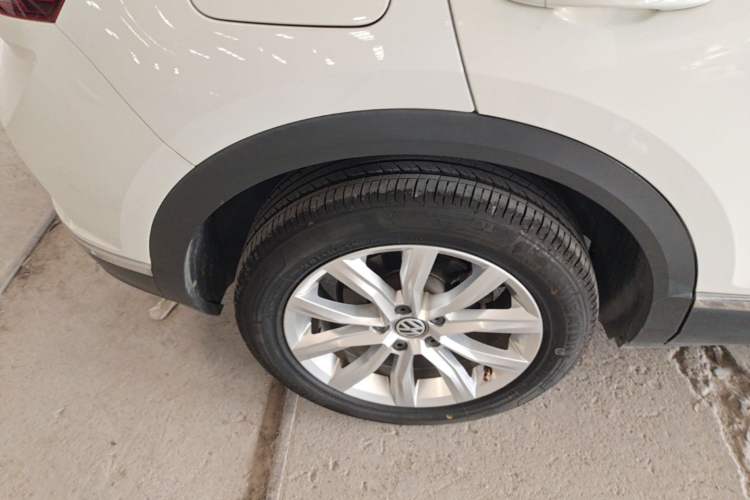 Used Volkswagen T-ROC 2020 230TSI DSG Two-Wheel Drive Advanced Version Right Rear Wheel Hub