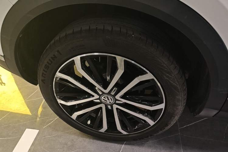Used Volkswagen T-ROC 2020 280TSI DSG Two-Wheel Drive Comfort Version Right Rear Wheel Hub